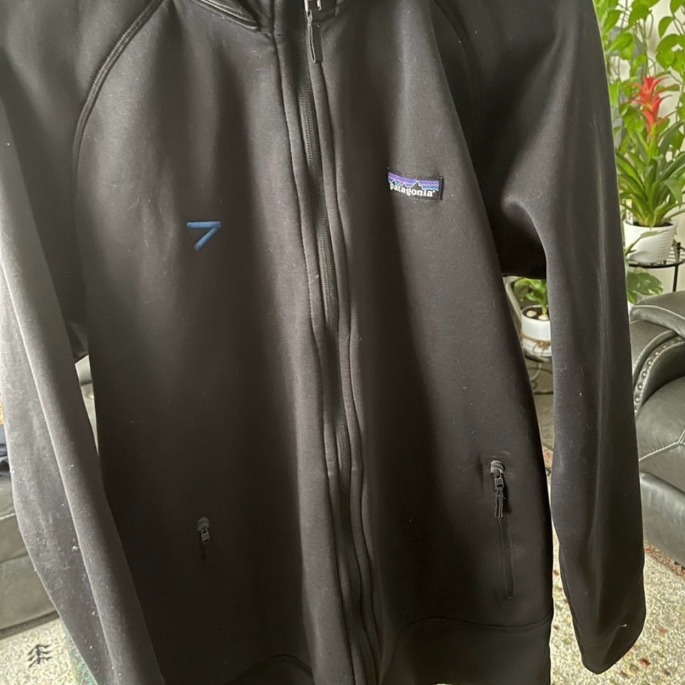 Patagonia Black Fleece-Lined Jacket - Picture 7 of 8